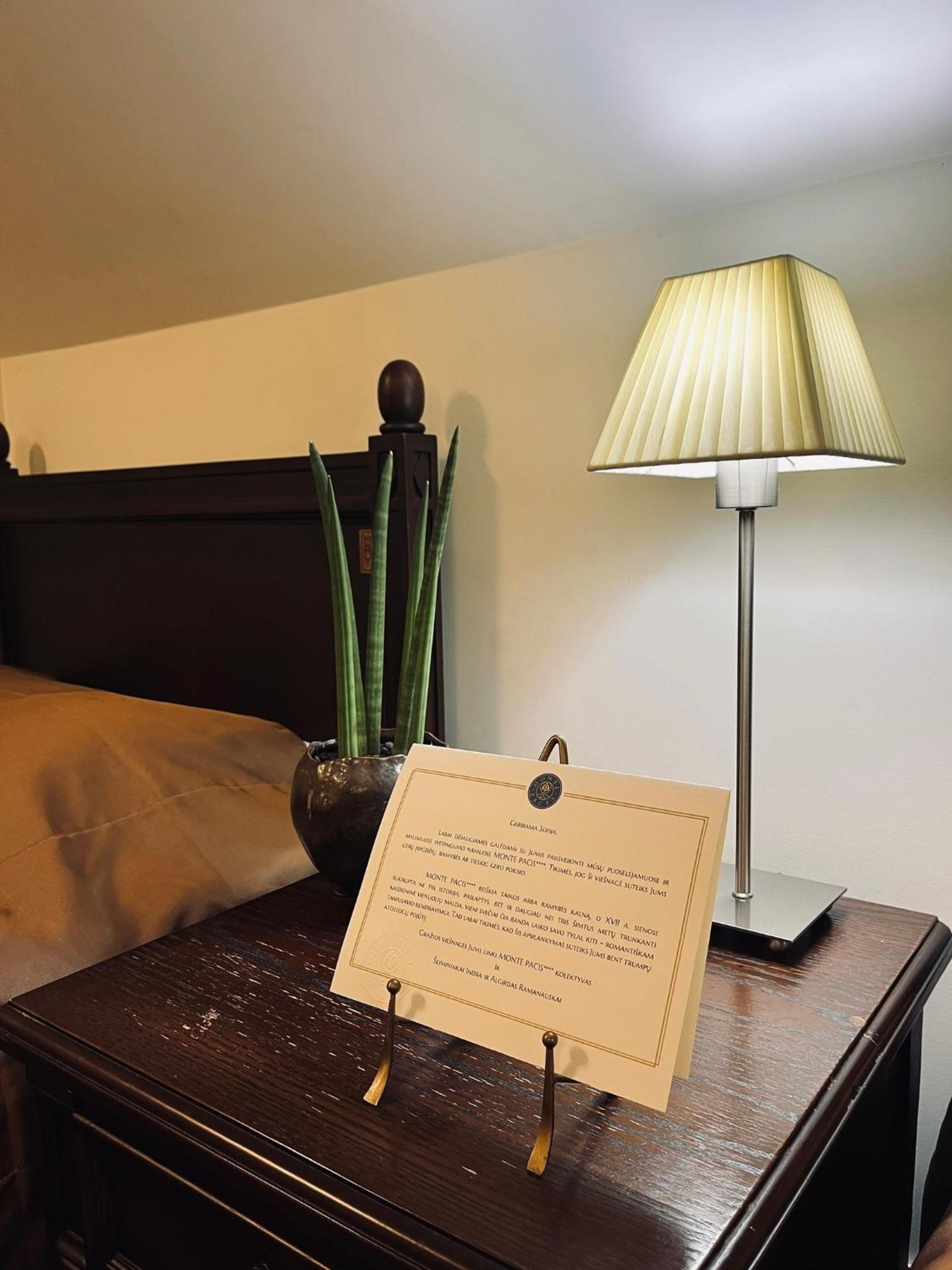 Monte Pacis In Pazaislis Hotell Kaunas Eksteriør bilde
